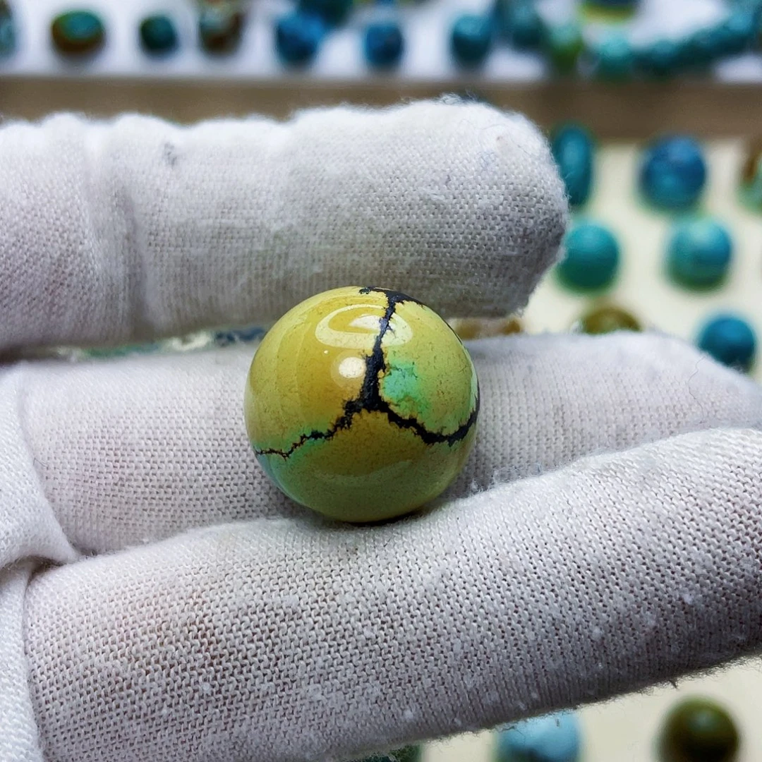 绿松石未镶嵌颈饰