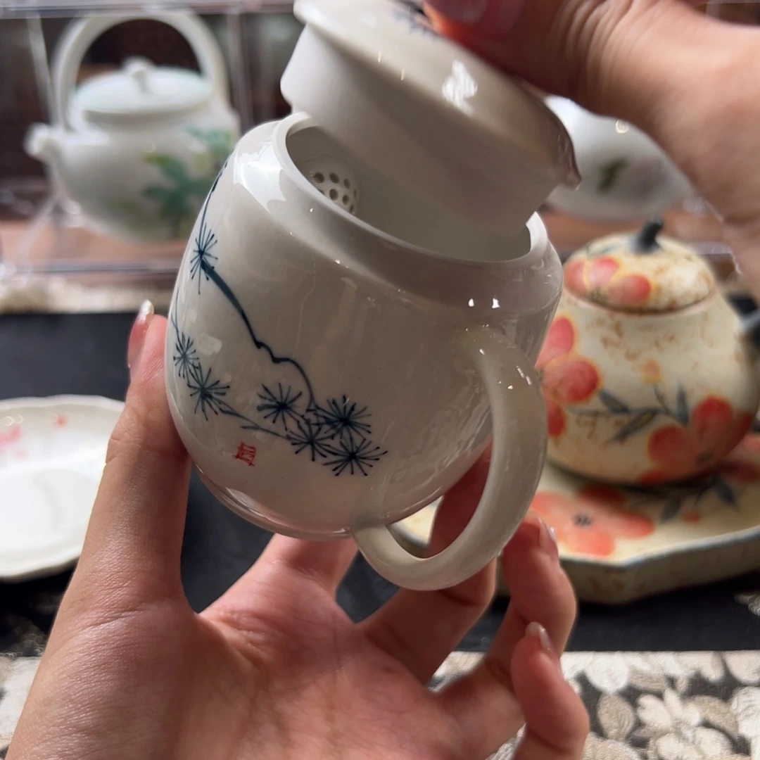 二***月茶具等产品的生产和销售