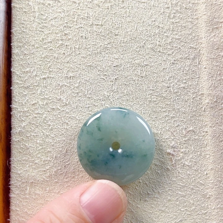 翡翠未镶嵌颈饰孤品