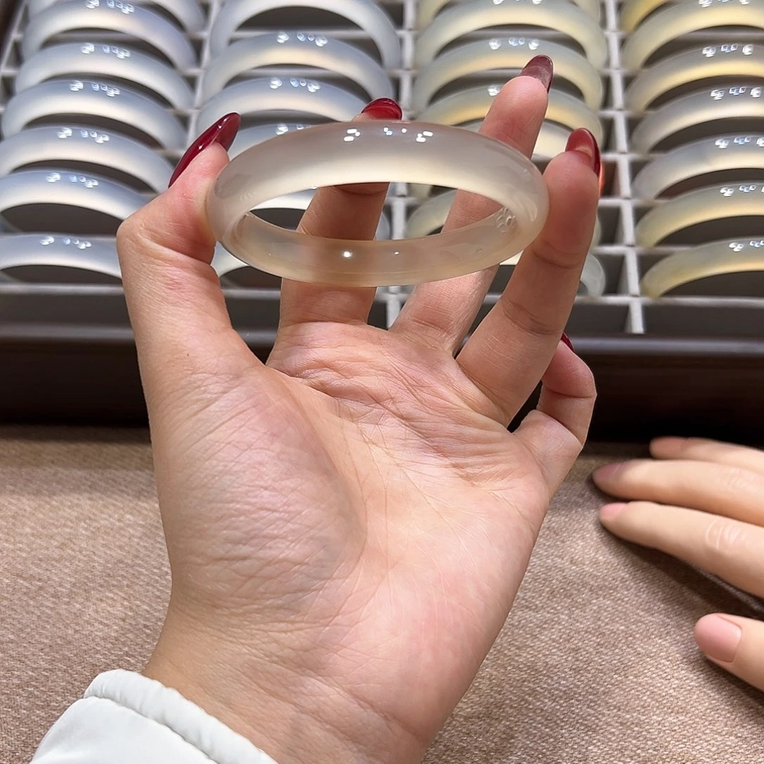 安***尧玛瑙/玉髓未镶嵌手镯