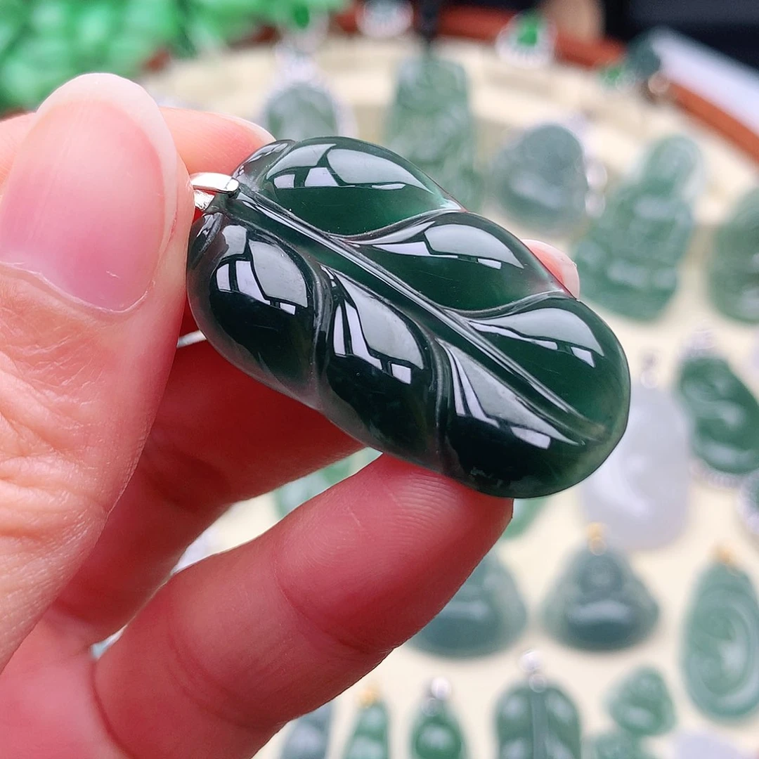 翡翠未镶嵌颈饰吊坠