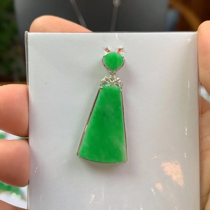 光***艺颈饰18K金镶嵌翡翠翡翠吊坠