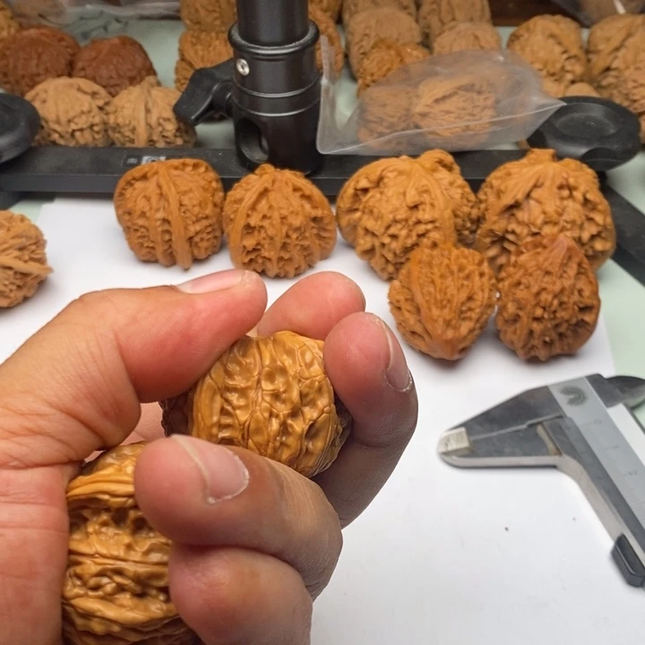 胖***奥吊坠文玩核桃111，