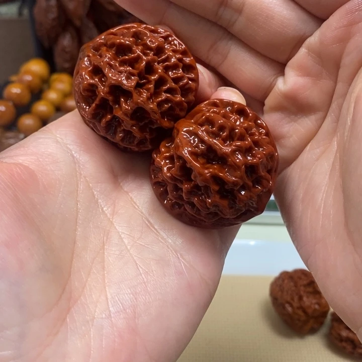 文玩核桃吊坠帝王