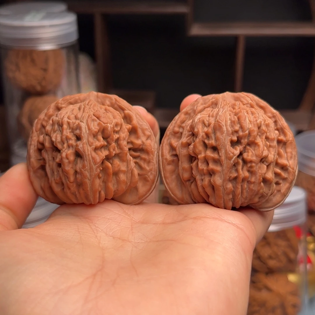 文玩核桃把件老树四座楼红皮 树王49-44-42