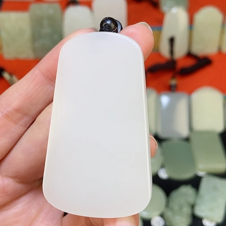 【闪购商品】颈饰未镶嵌和田玉