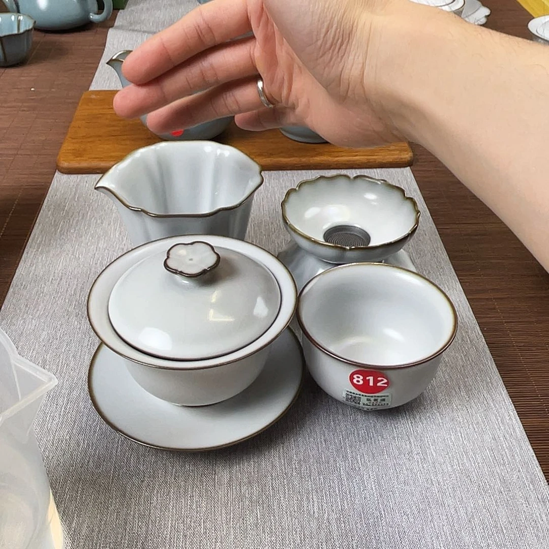 瓷片。。。。。。。。。。。。