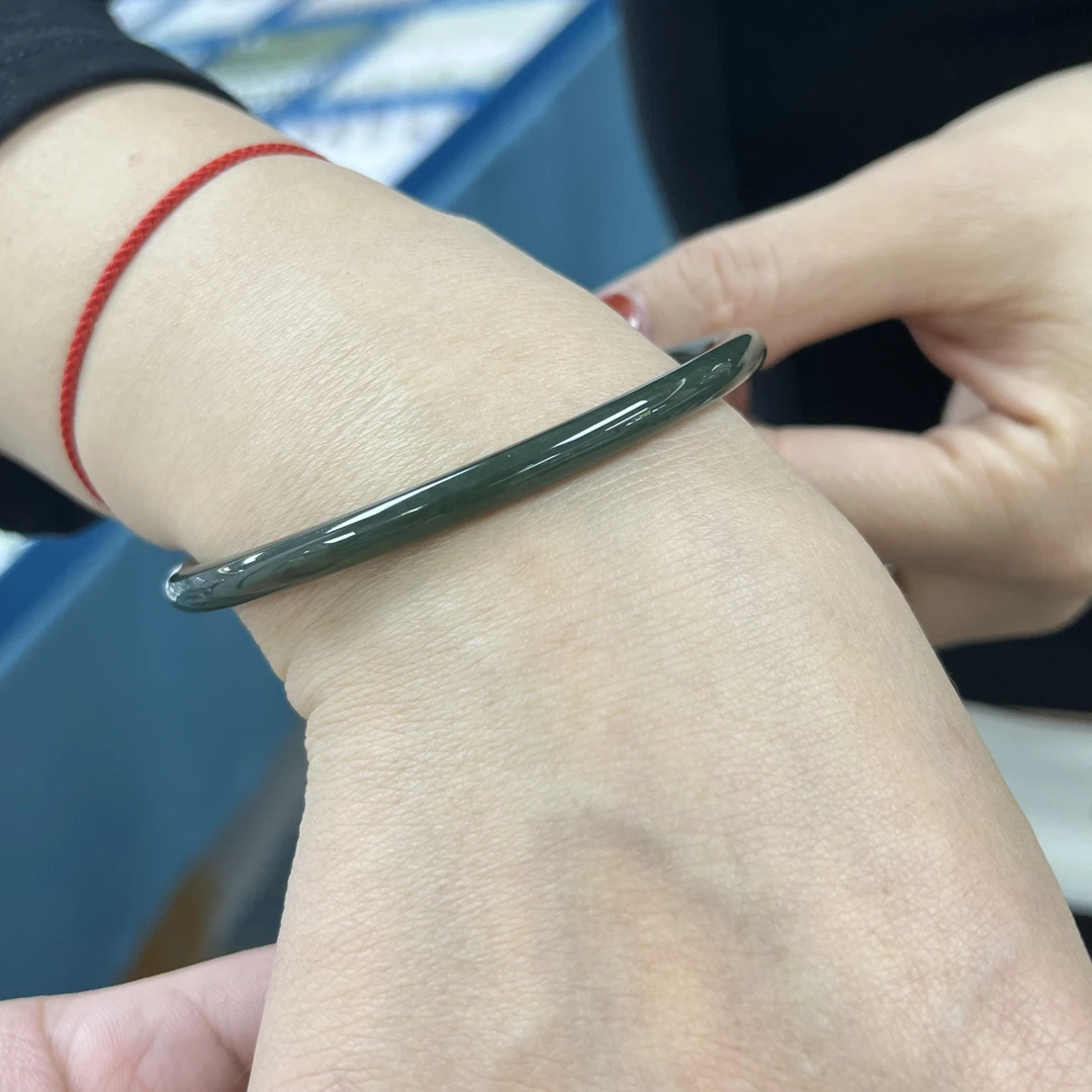 天然和田玉叮当镯少女小众镯子百搭细款精美女士素圈测量圆镯