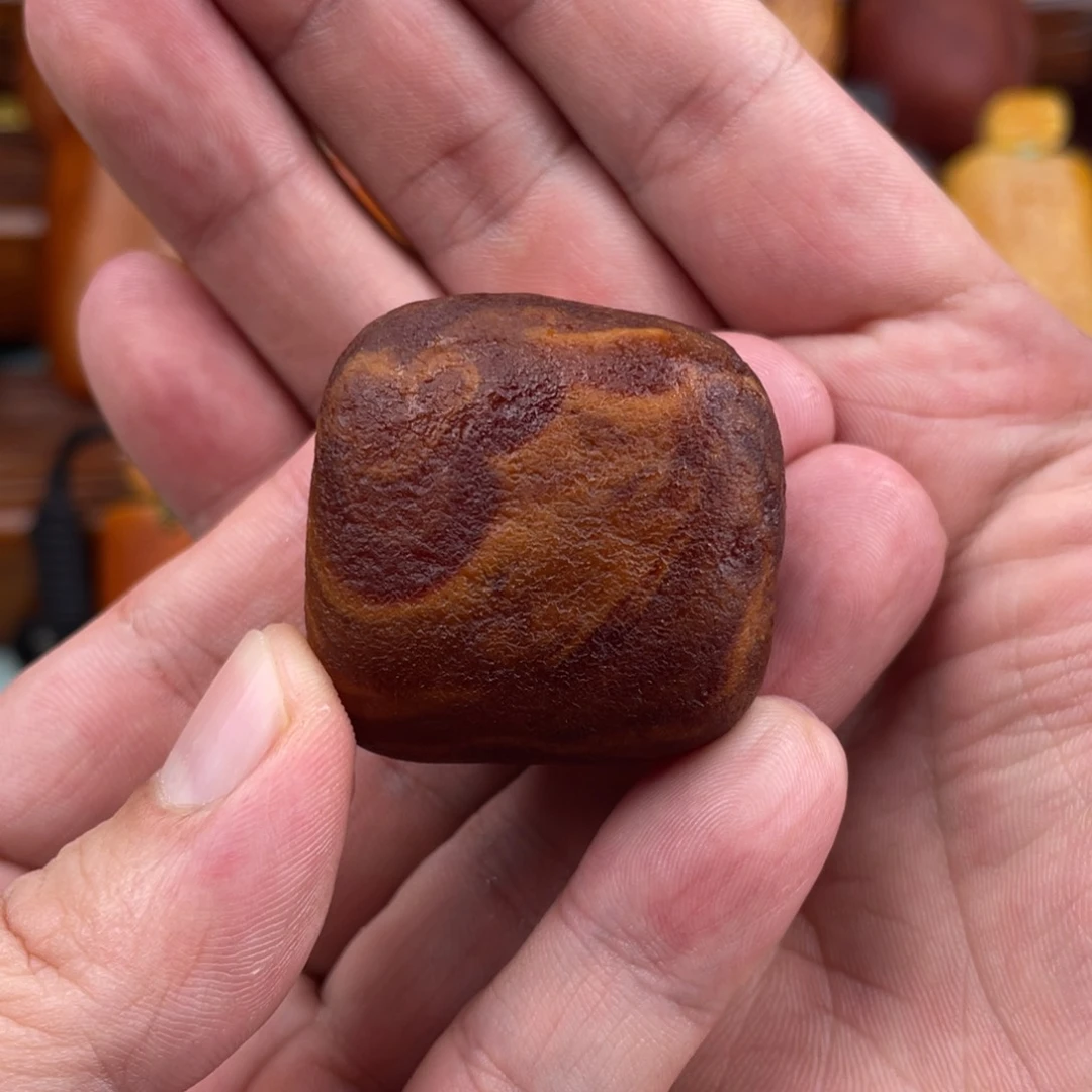 定制琥珀未镶嵌夏****成蜜蜡原石打磨