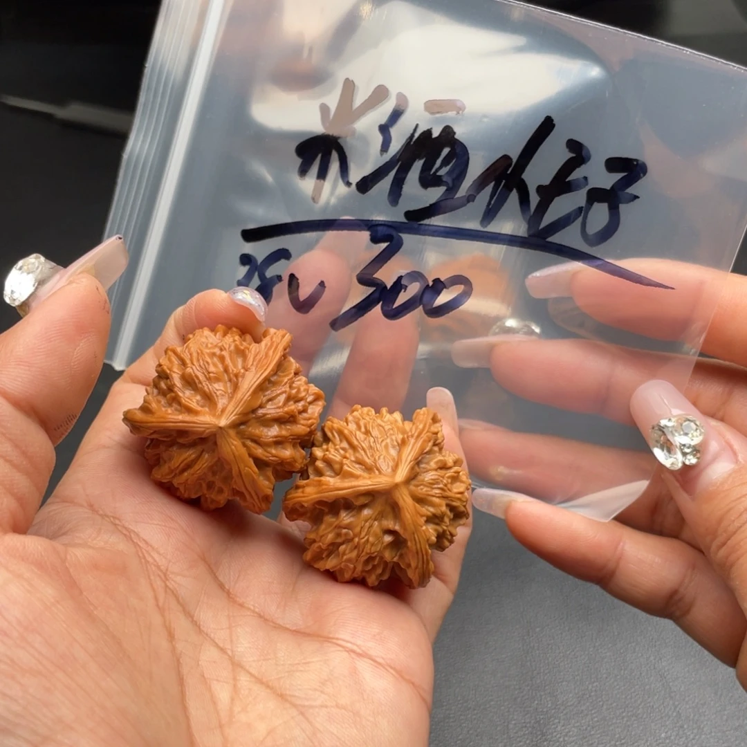 米***子把件文玩核桃38尺寸盘山三棱