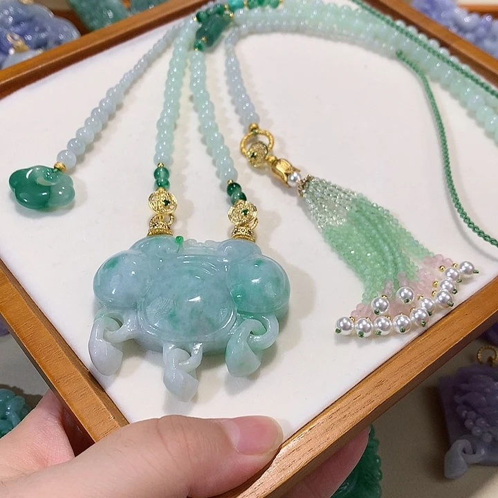 翡翠未镶嵌颈饰翡翠吊坠
