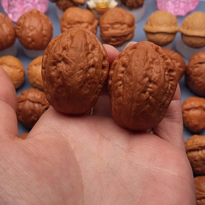 文玩核桃把件大鲨鱼