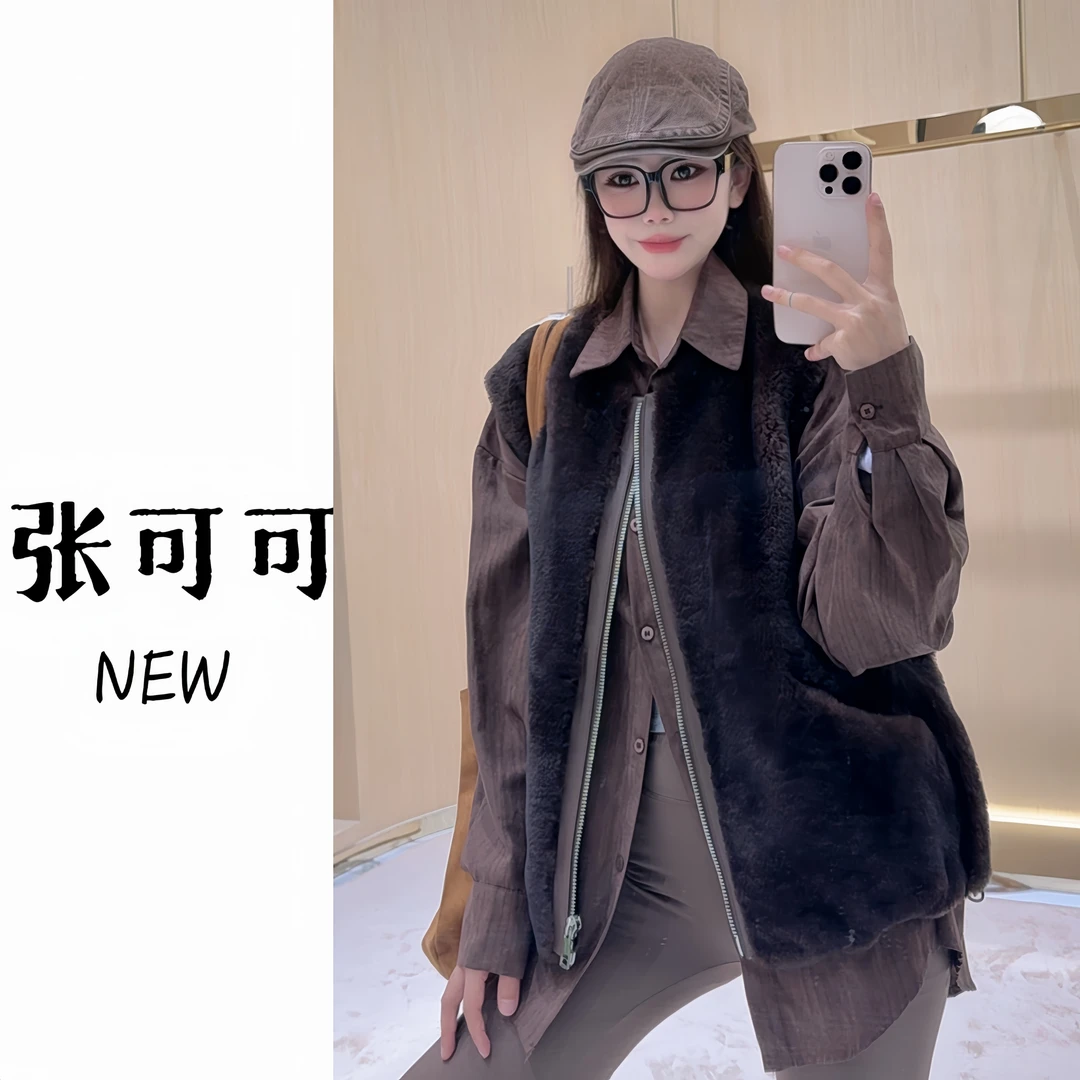 张可可25FW ｜NEW 休闲马甲圆领保暖洛曼女士皮毛一体外套XT58029B