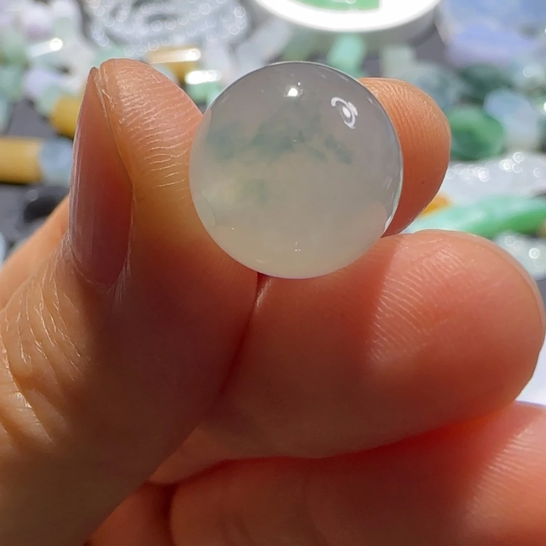 翡翠未镶嵌颈饰定制