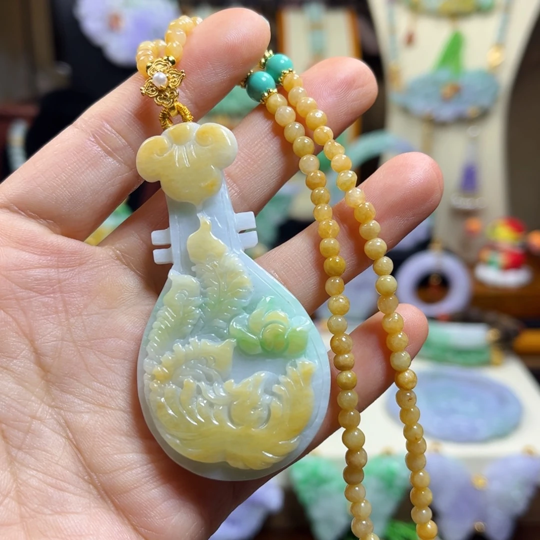 孙***花翡翠未镶嵌颈饰天然翡翠