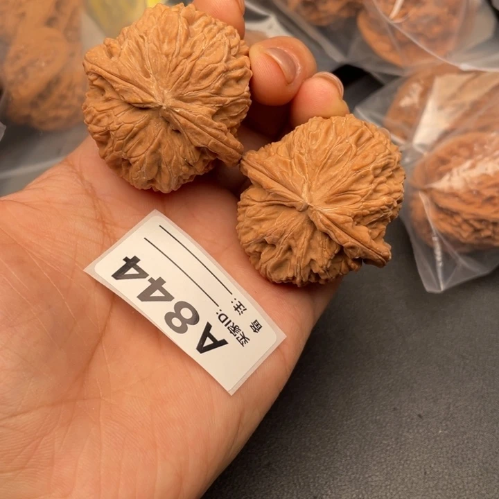 文玩核桃吊坠核桃
