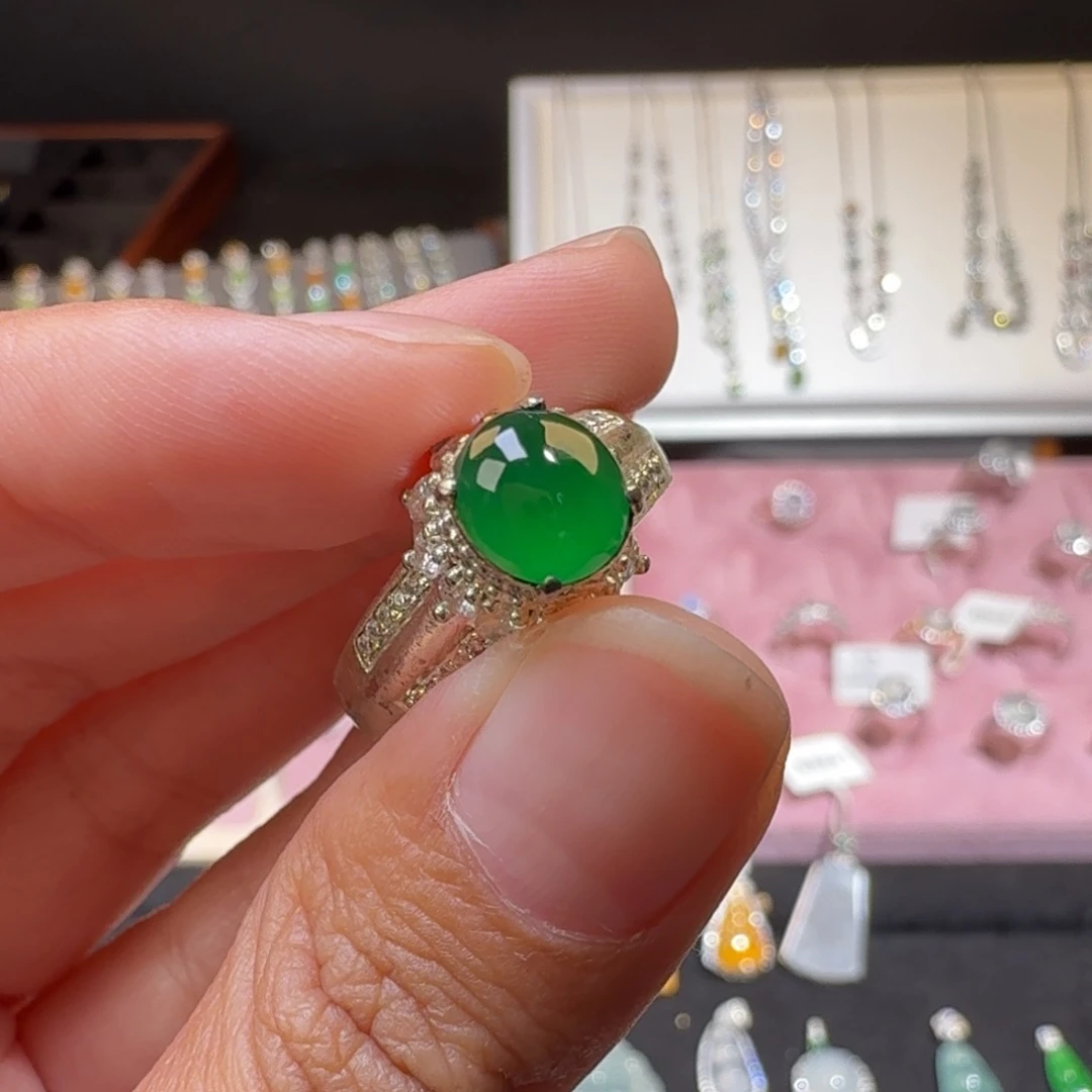 浩***包翡翠未镶嵌戒指纯天然缅甸翡翠A货蛋面