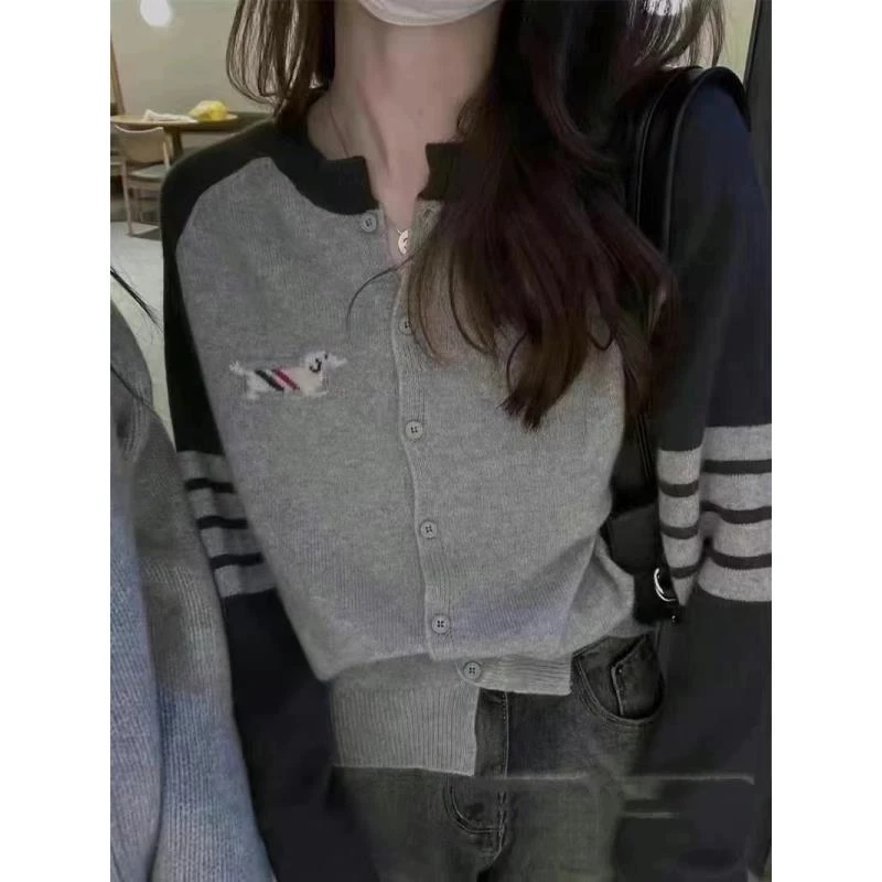 秋季新款轻奢高级拼色圆领狗狗排扣袖杠气质减龄显瘦针织开衫-10