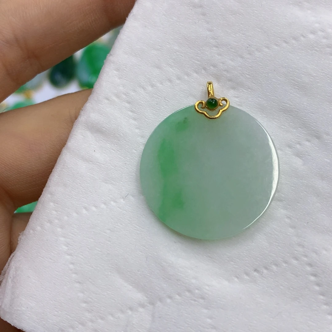 翡翠18K金镶嵌颈饰