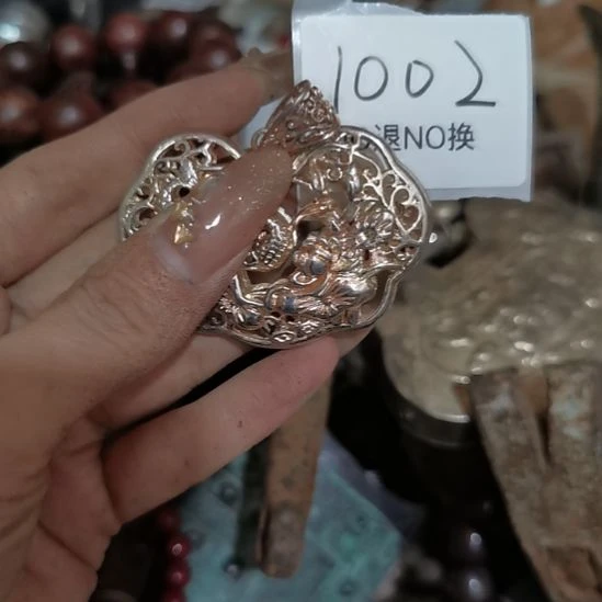 乔***珊老挝石1002号工艺品
