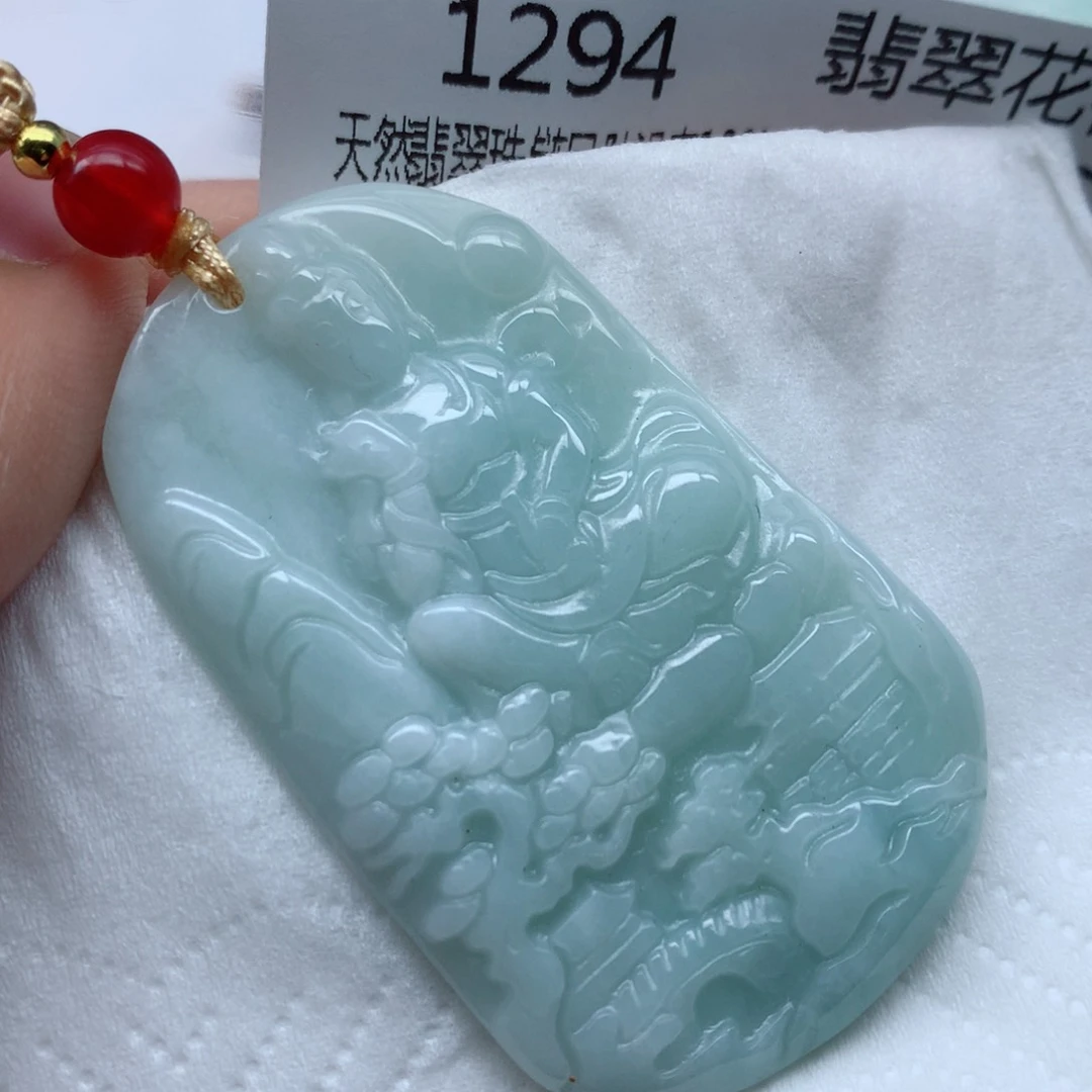 翡翠颈饰未镶嵌牌子