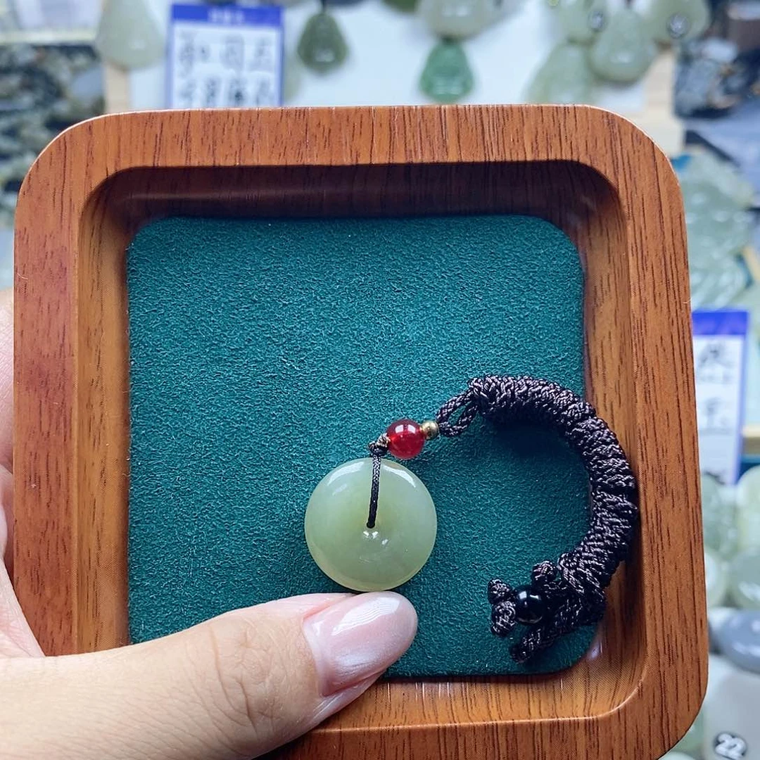 和田玉未镶嵌颈饰平安扣0800