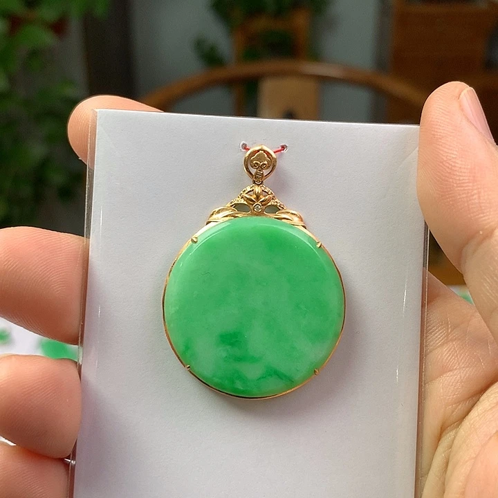 翡翠18K金镶嵌颈饰翡翠首饰