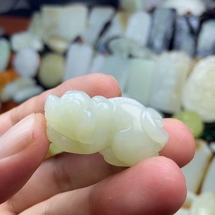 颈饰未镶嵌和田玉