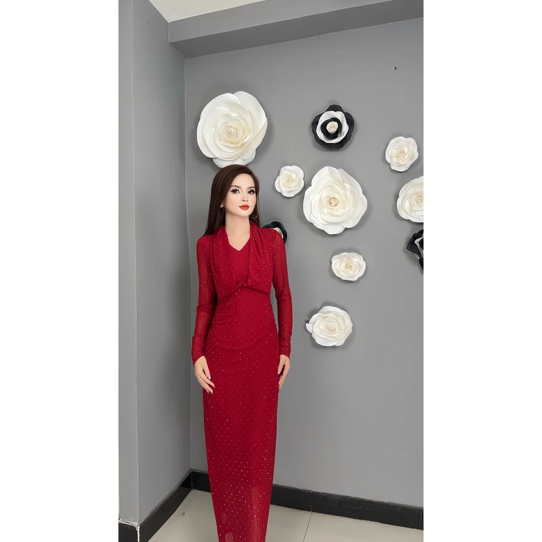 9890【包邮】挂脖式设计 烫钻气质女装连衣裙