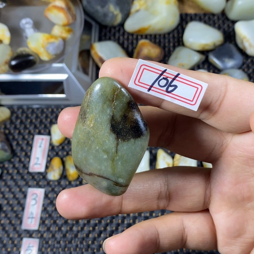 和田玉（糖玉）未镶嵌挂件