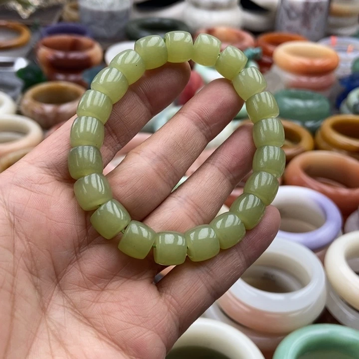 石英岩玉未镶嵌手镯