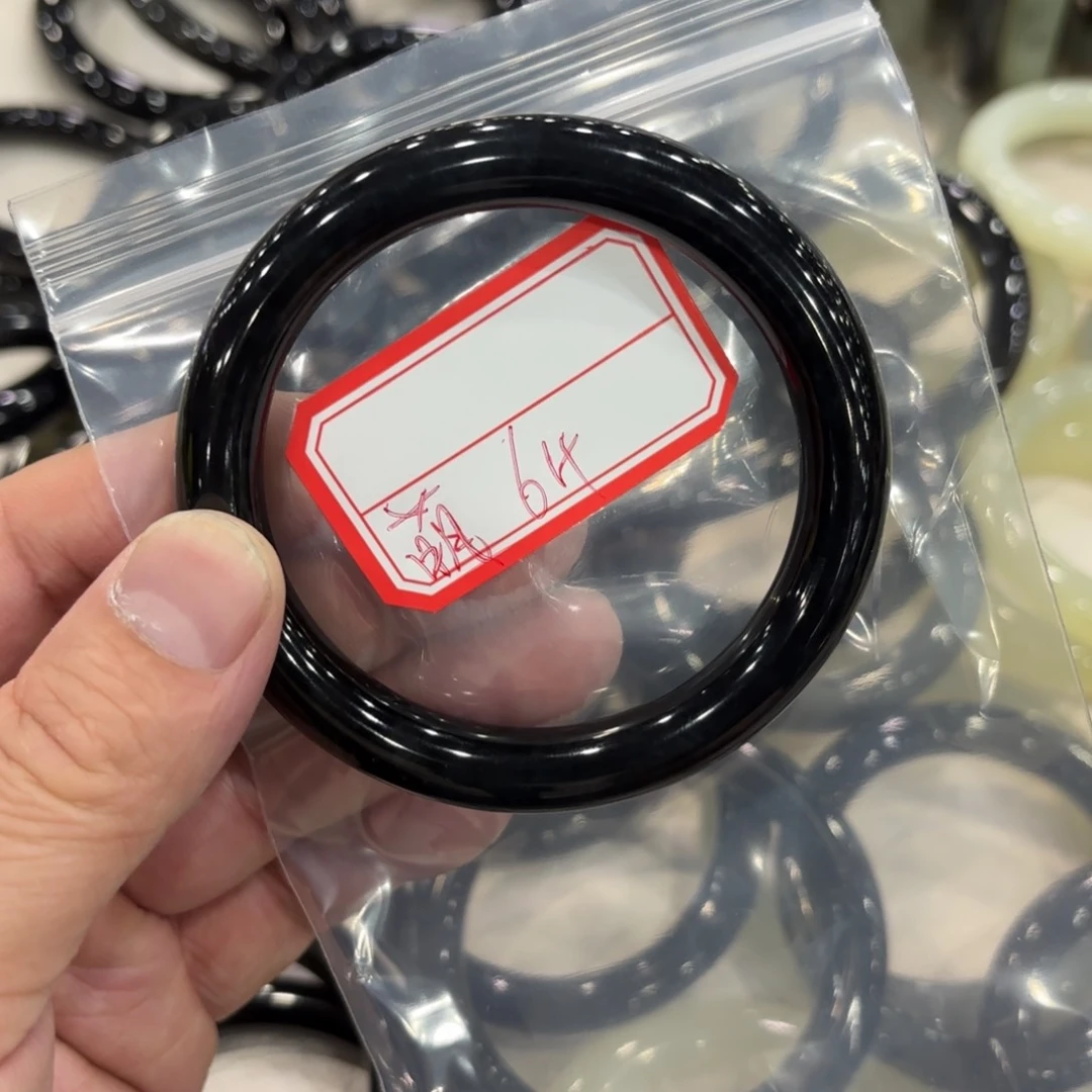 蛇纹石玉手镯未镶嵌萌**绘