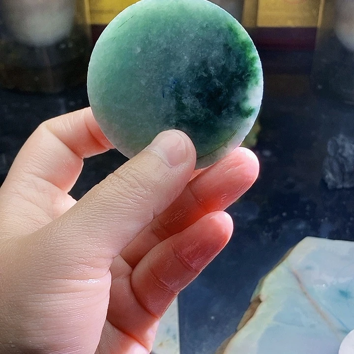 翡翠未镶嵌颈饰毛料70