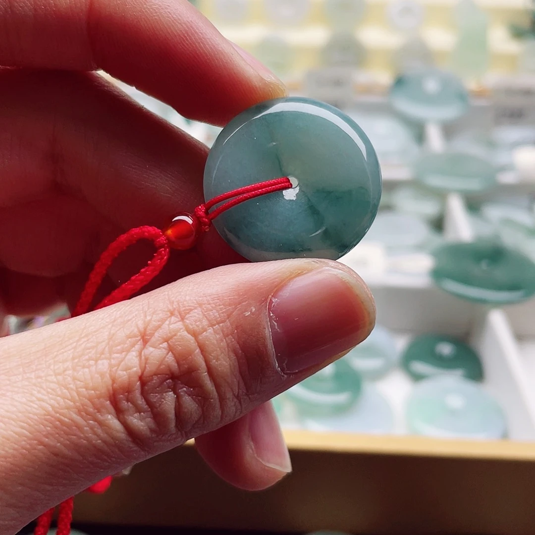 翡翠颈饰未镶嵌天然翡翠