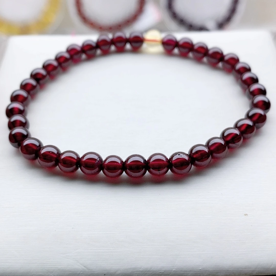 【闪购商品】石榴石手链未镶嵌5.3。  福利款老矿料