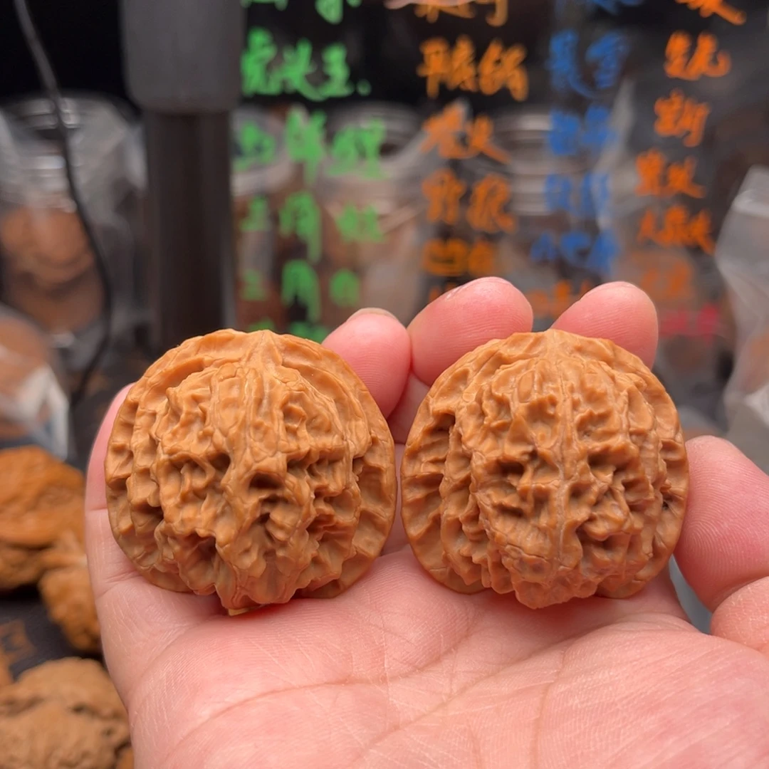 青***水文玩核桃吊坠苹果园