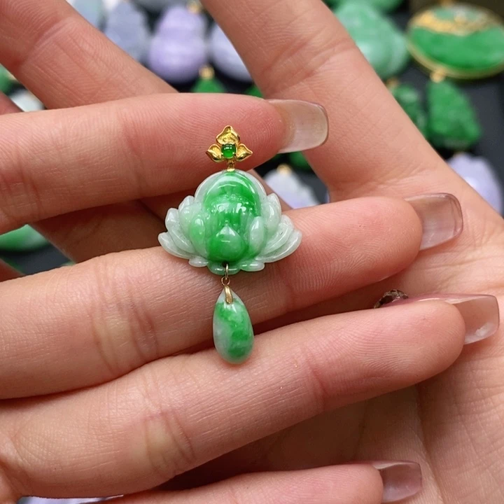 翡翠颈饰未镶嵌吊坠