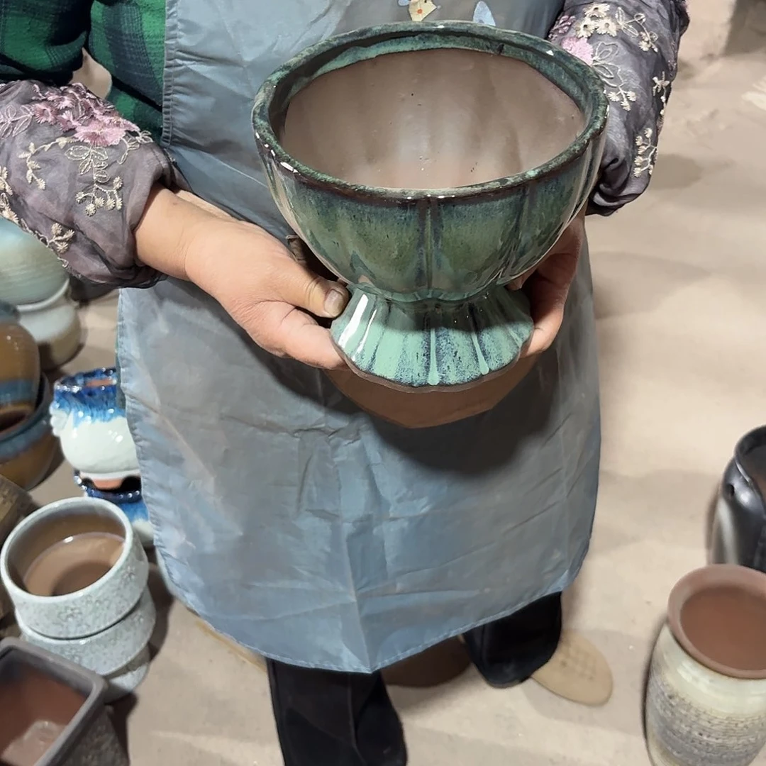 紫砂花盆口19高17一个