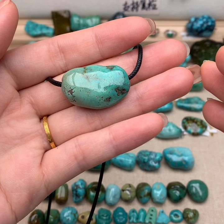 绿松石未镶嵌珠宝奇石