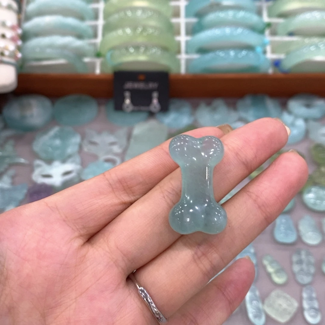 未镶嵌蛇纹石玉颈饰