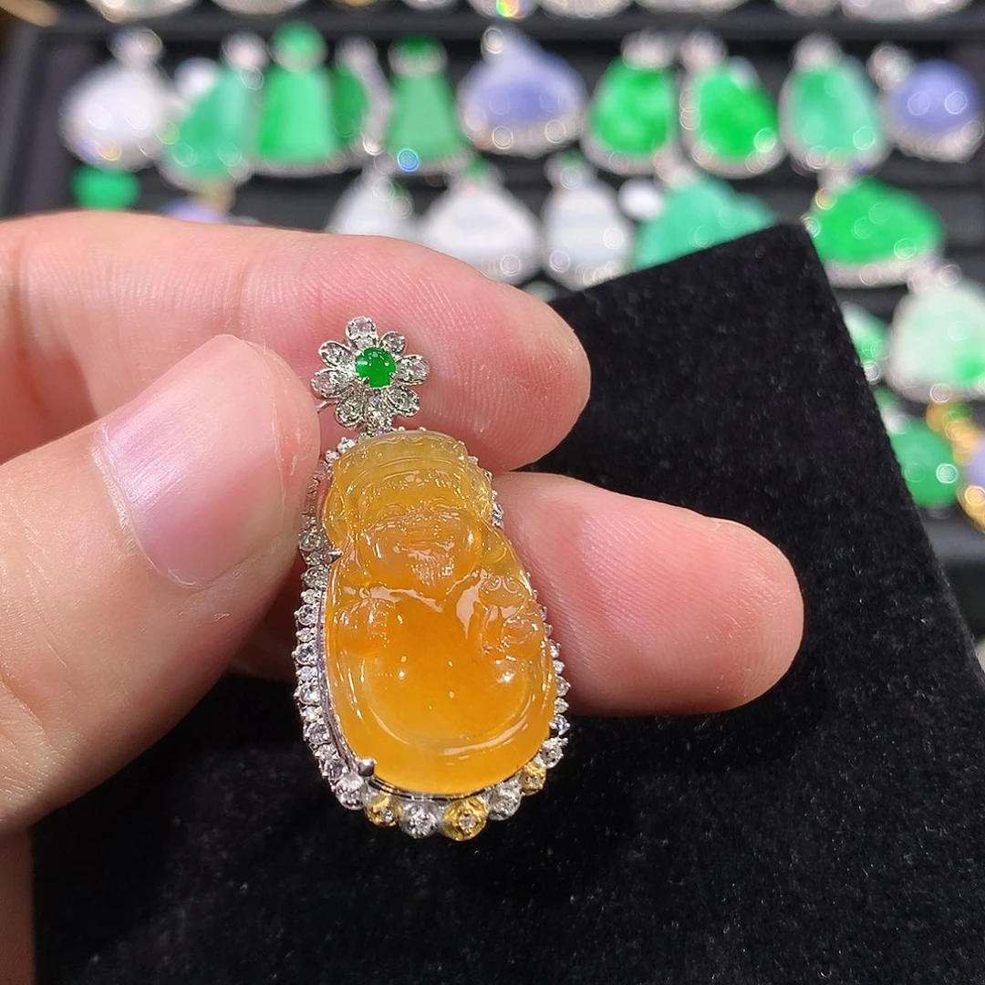 翡翠18K金镶嵌颈饰