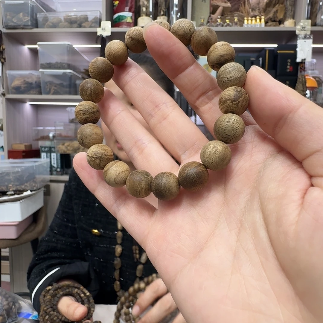 沉香沉香碎屑文莱 1.1 多样性发一