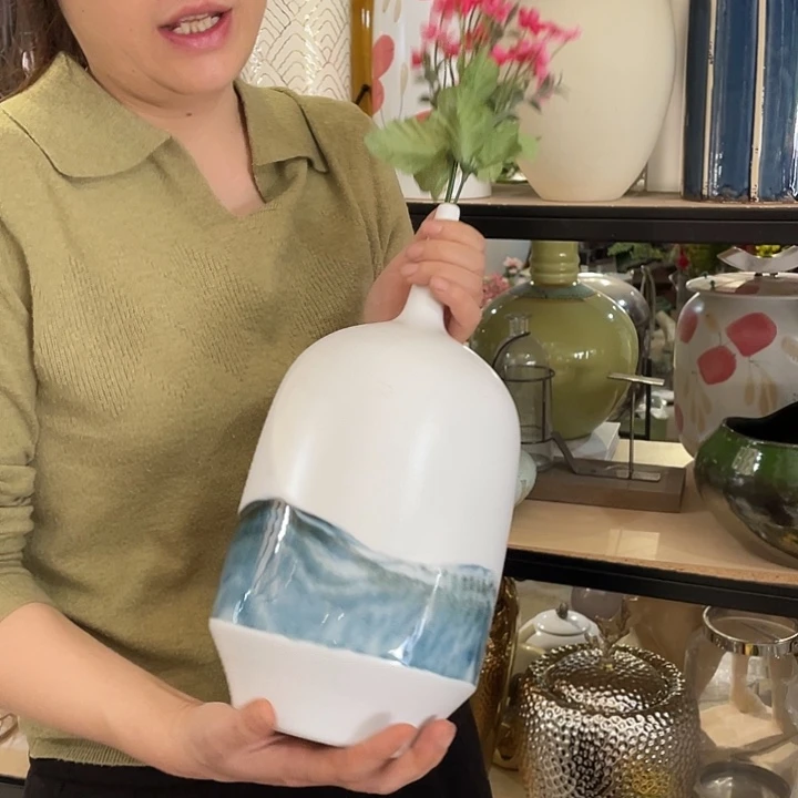 陶瓷花瓶，茶杯茶具。