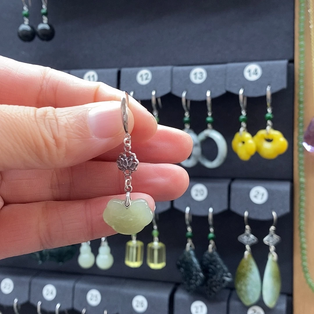 清***间和田玉银S925镶嵌耳饰