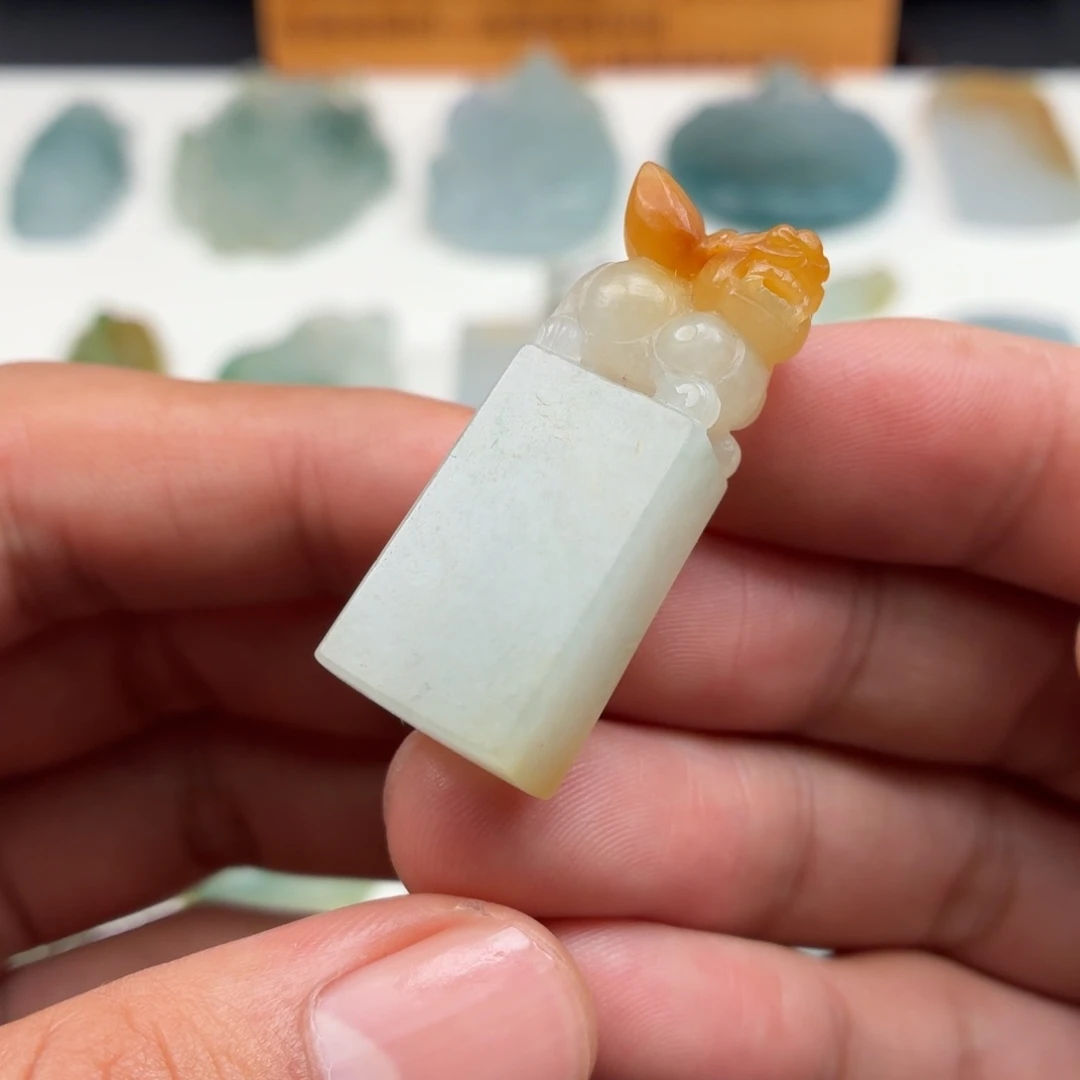 定制翡翠未镶嵌貔貅