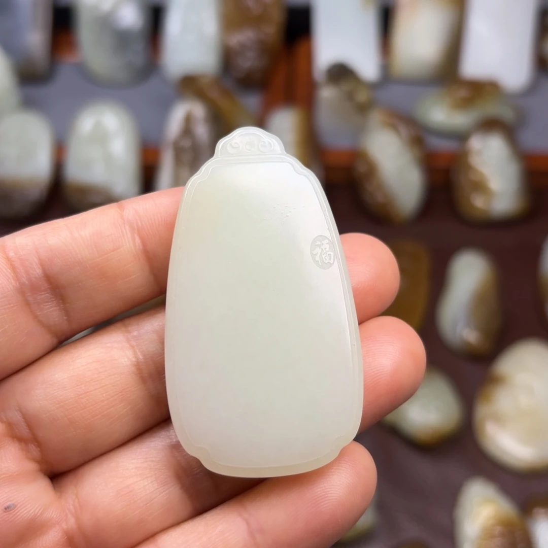 和田玉（糖玉）颈饰未镶嵌