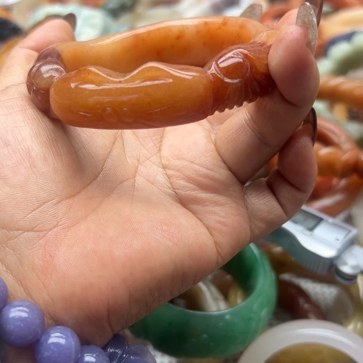 未镶嵌手镯石英岩玉郁*香