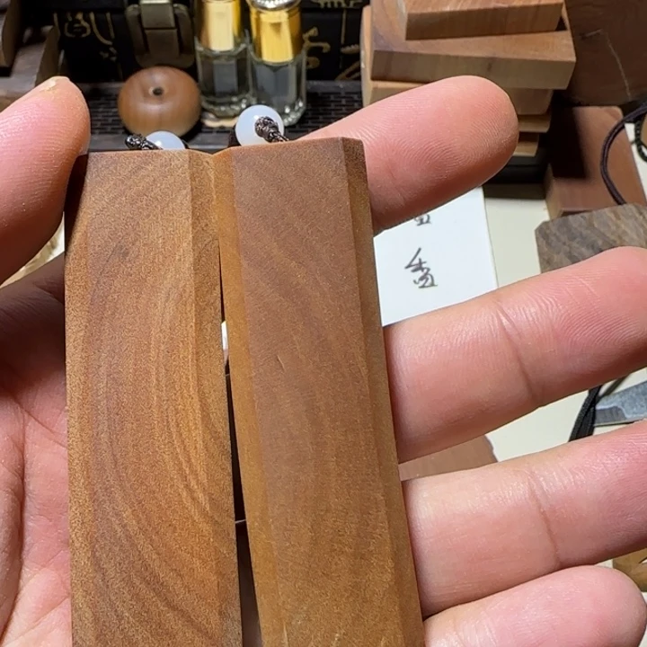 老山檀香横纹手把件小