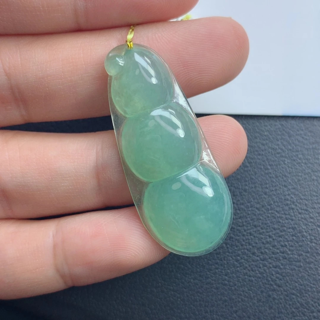 翡翠颈饰未镶嵌福豆