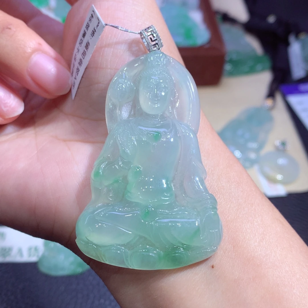 颈饰18K金镶嵌翡翠翡翠
